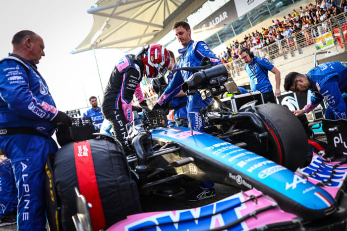 BWT_Alpine_F1_Team_quatrieme_du_championnat_du_monde_Constructeurs_2022_de_Formule_1_a_lissue_de_la_finale_a_Abu_Dhabi (1)